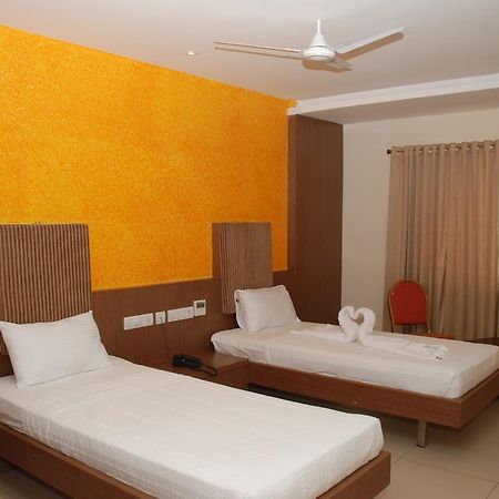 Hotel Pla Amrith Inn Tiruchirappalli ภายนอก รูปภาพ